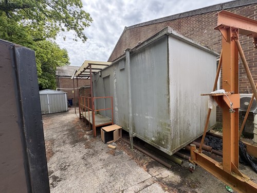 Used porta cabin 9 - ft, by